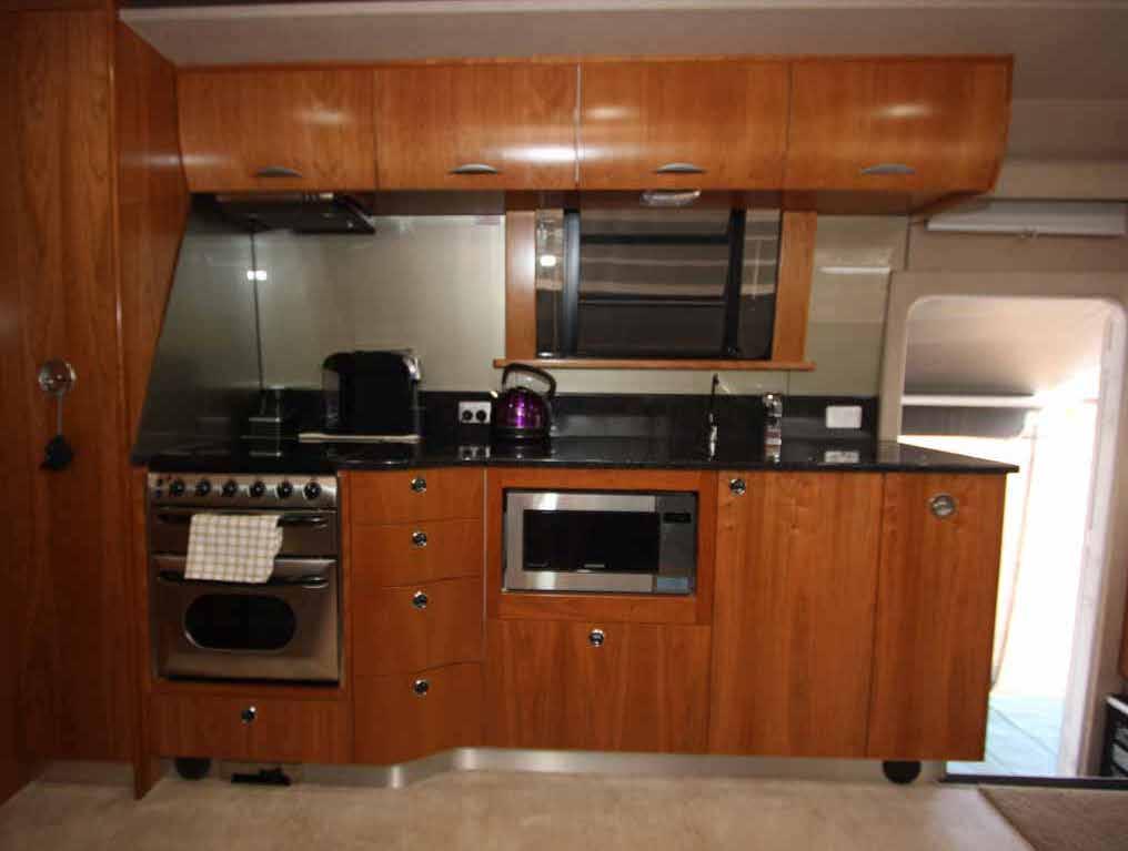 8 Day Test: Jacana Sirius SLX Time to Eat If a spacious kitchen is desired there is really no excuses not to deliver in a 10.