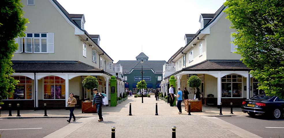 Shopping and Dining Vintage shops 8am Returning at 5pm 18 per seat Saturday 11 th November Shopping experience Discover Bicester Village, the region s ultimate shopping destination.