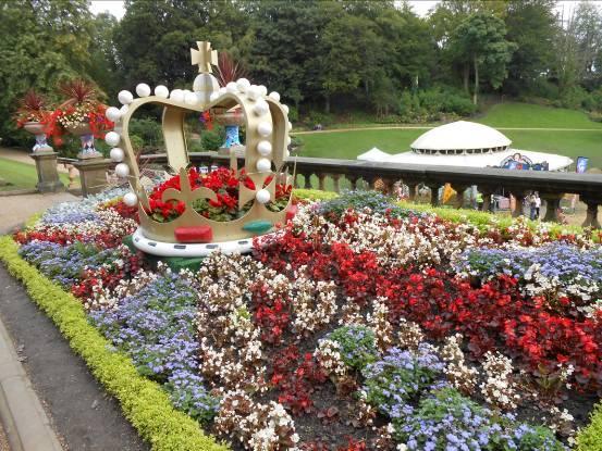 This is a floral display for the Queen s Silver Jubilee.