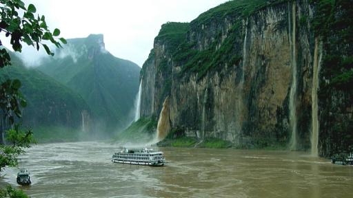 Accommodation: super 5-star Yangzi Explorer Day 9 Yangtze Cruise (B, L, D) Today sailing through the Qutang Gorge and Wu Gorge. Have a boat excursion to Shennong Stream.