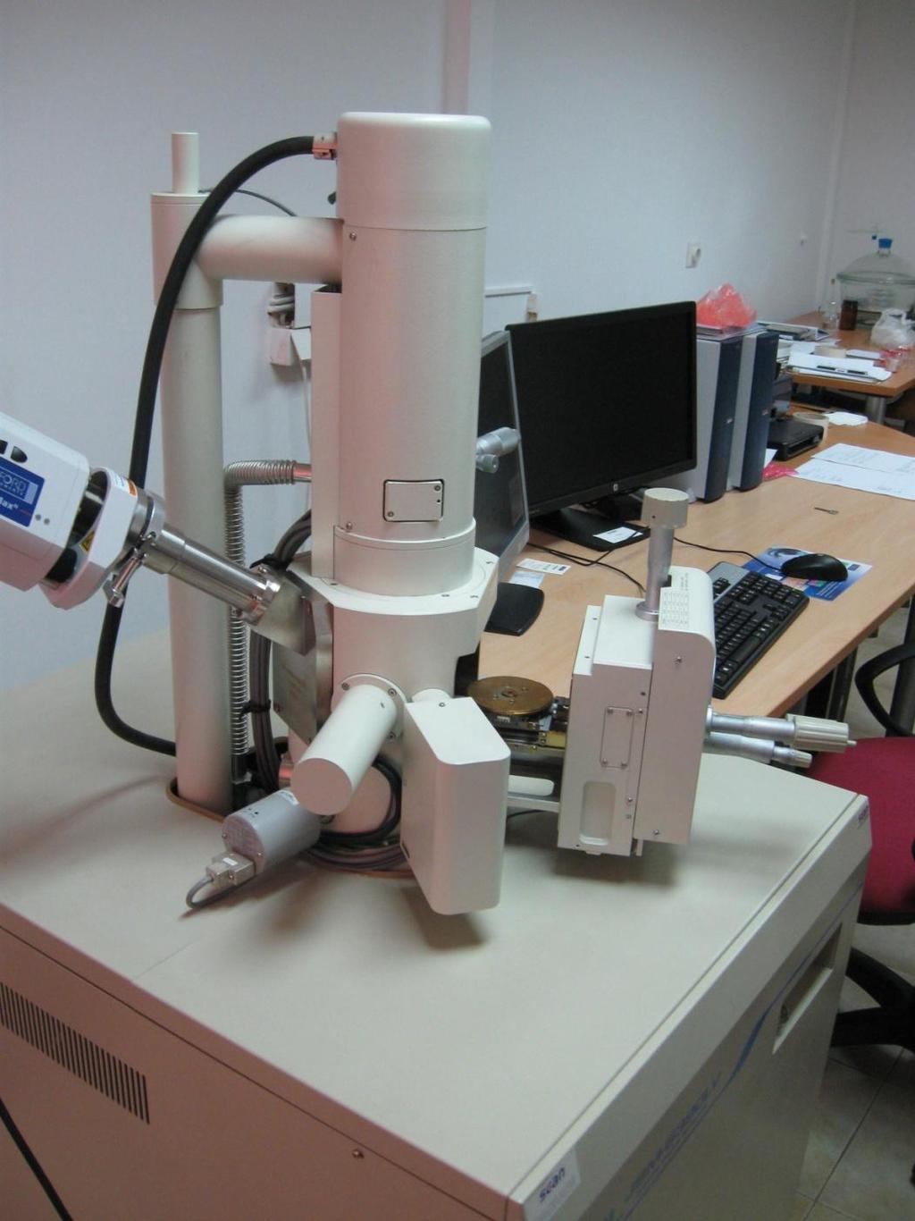Upotreba skenirajućeg elektronskog mikroskopa (SEM) za ispitivanje kristalne strukture kamenca Skenirajuća elektronska mikroskopija uzoraka je izvršena pomoću ureċaja JEOL JSM