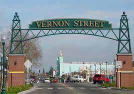AREA HIGHLIGHTS + + Vernon Street, located in downtown Roseville, is minutes from Westfield Galleria Mall and The Fountains outdoor