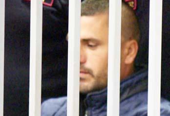 Ndërsa në vitin 2012 Jambelli u arrestua pikërisht nga Artan Cuku, por rifitoi lirinë.