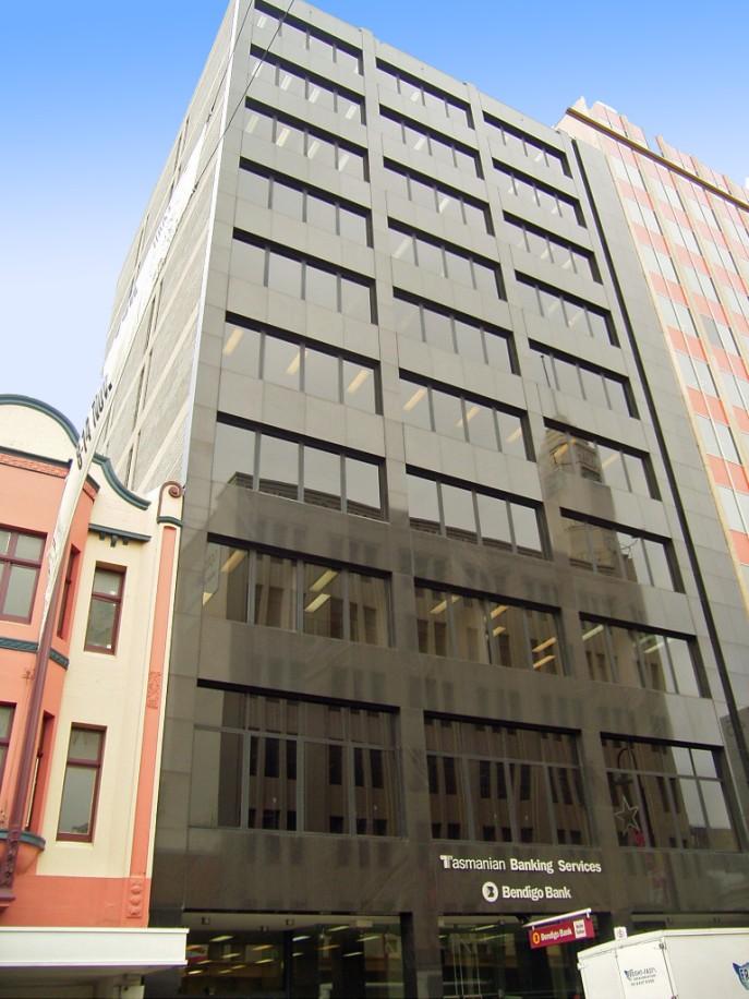 45 Murray Street, Hobart CITY BLOCK OFFICE TOWER Located in the very heart of the CBD and in close proximity to major car parking facilities, Trafalgar and Centrepoint, this property provides a