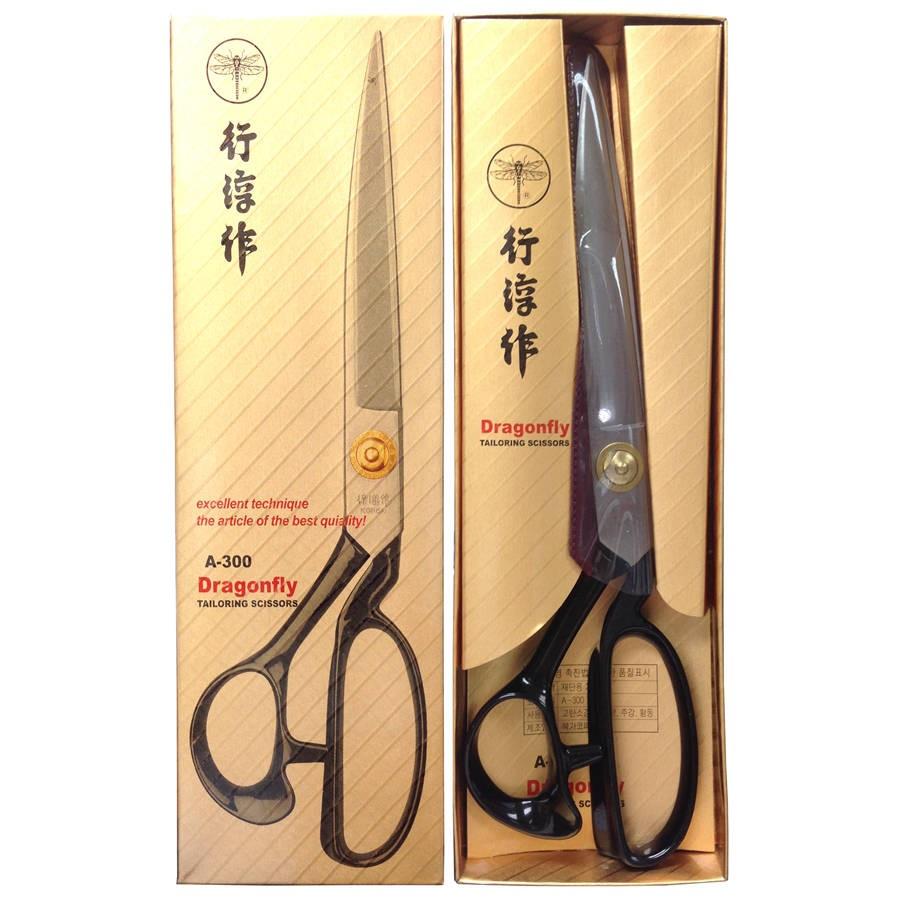 comfort of users 11 inches/ 280 mm ITEM NO: SC0DA28000000 (DRAGONFLY) A-300 TAILORING SCISSORS 12 INCHES The bent handles make it easy to cut at the tabletop or other flat surface The high carbon