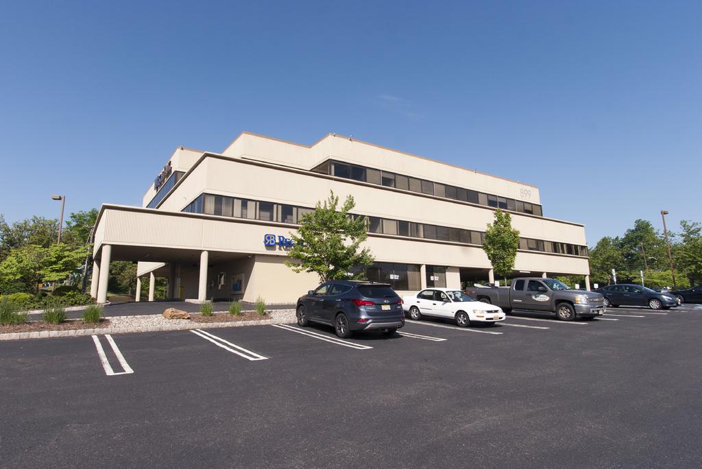 Echo Executive Plaza Office Building is a 41,100 sf (+/-) three-story Class A office building.