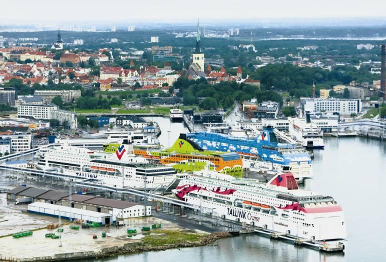 Tallink Tallink is the leading European provider of leisure and business travel and sea transportation services in the Baltic Sea Fleet of 19 vessels Operating five hotels Revenues EUR 814 million