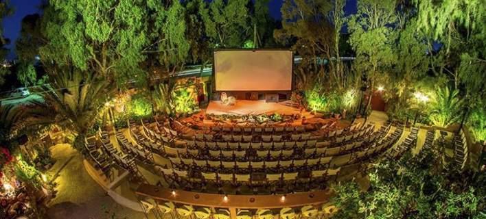 Open-air Cinema Kamari From ancient times the theatres in Greece were open roofed; with the development of the cinema, films were shown in the local cafenio s and central squares of the towns and