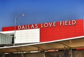 DALLAS LOVE FIELD COMMUNITY WEEKLY UPDATE January 10-January 16, 2015 Dallas Love Field Community Weekly Update LOVE FIELD ART GALLERY- HISTORY OF LOVE FIELD EXHIBIT IN THIS ISSUE A Love Note from Me