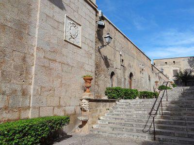 known as Aguilar Caballero up until 2007. It is located in Palma's historic centre, in a listed building. The gallery holds individual and group exhibitions by various international artists.
