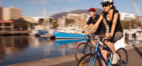 Theme 4 - Supporting more people to ride bicycles POSITION STATEMENT Bicycle riding has the potential to transform the City of Hobart s transport task by providing for short and medium distance trips.