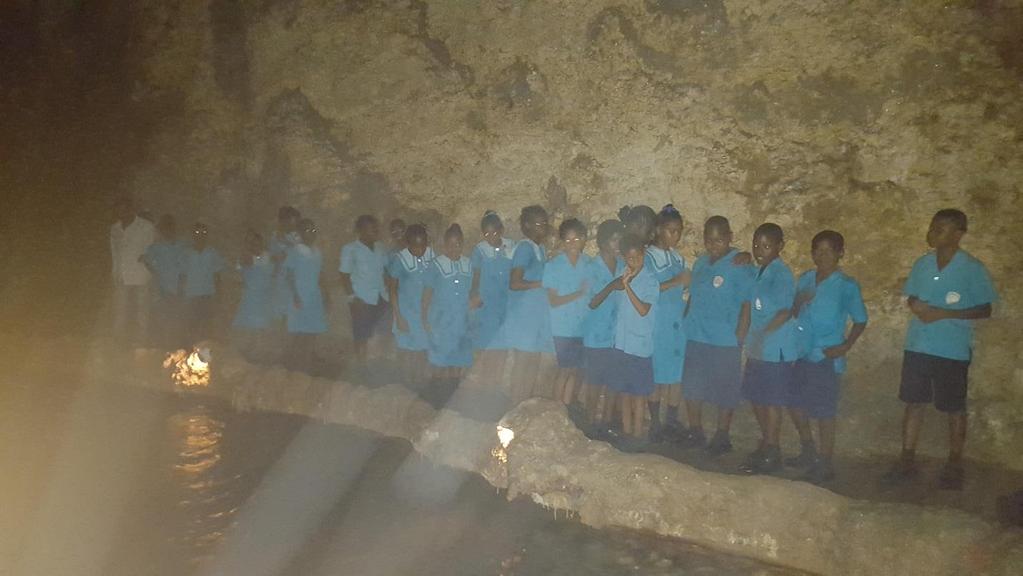 Harrison s Cave Picture 5: Students of the St.