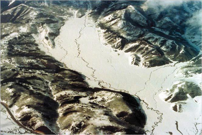4.10. Dolina tipa X Vrlo široke i blage padine, povezane s velikim poplavnim područjima Dolina tipa X vrlo je široka, s vrlo blagim uzvisinama reljefa i uglavnom je konstruirana s aluvijalnim