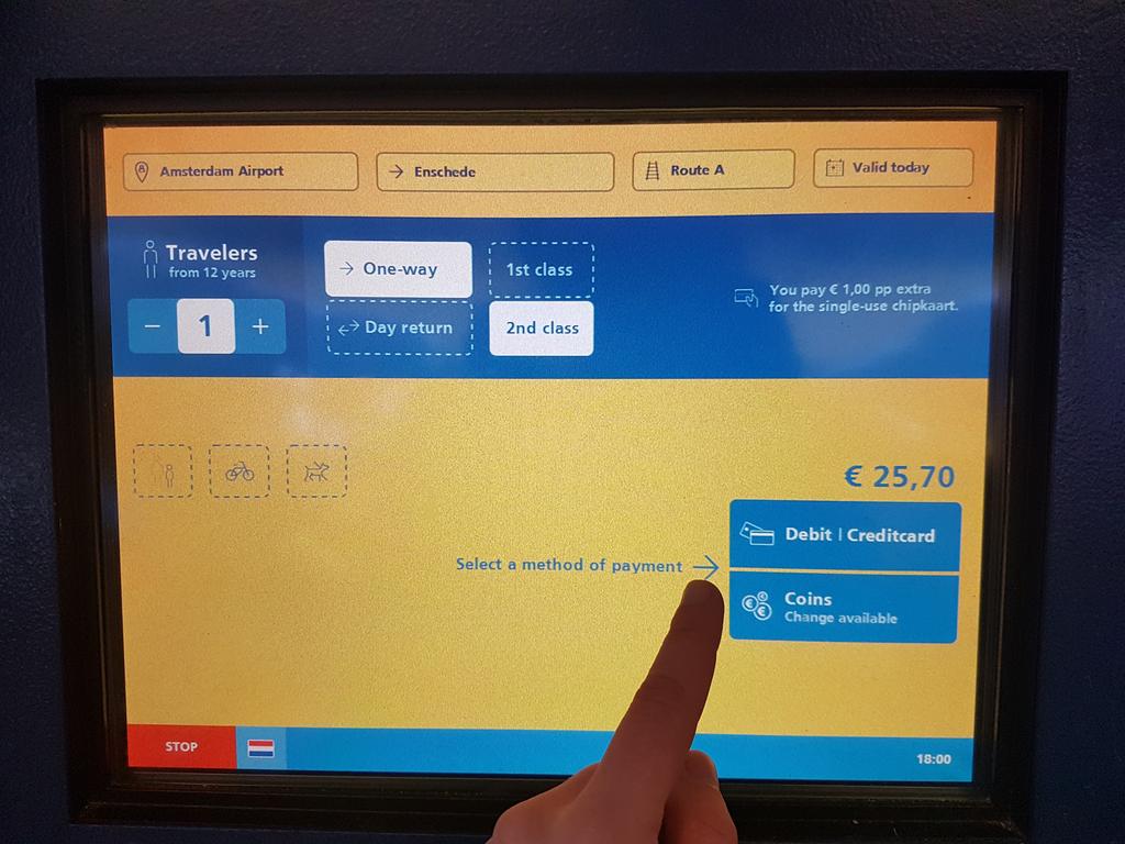 STEP 5: Number of passengers, class and method of payment STEP 6: Payment NS ticket machines allow you to