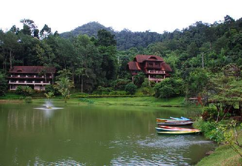 Khao Lak is located at the foot of the lush green Lamru National Park.