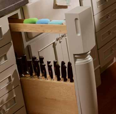 29 Tray storage in a pull-out offers a practical and convenient use of space (BPOC-TS or BPOF-TS).