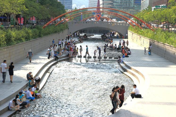 Cheonggyecheon stream is a unique stream that runs through downtown Seoul.