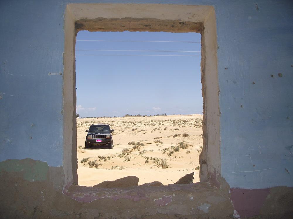 A window like all the other facing north, has the view on the plain of Tell el Eisa.