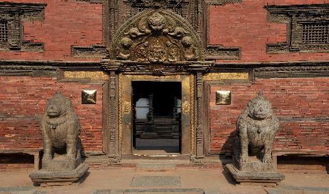 Patan Museum is situated in the heart of the city, constitutes the focus of visitors attraction. The square is full of ancient palaces, temples and shrines, noted for their exquisite carvings.
