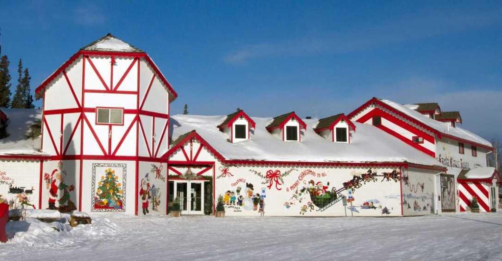 holiday shop). At the store you can enjoy live reindeer, a coffee shop, gift items and the world s largest Santa statue.