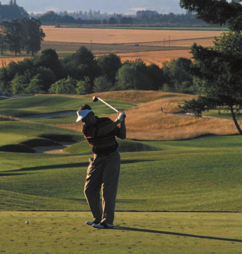 LEISURE AT TULLOCH CASTLE Set in the golfing Highlands, there are three Championship Golf Courses a short drive