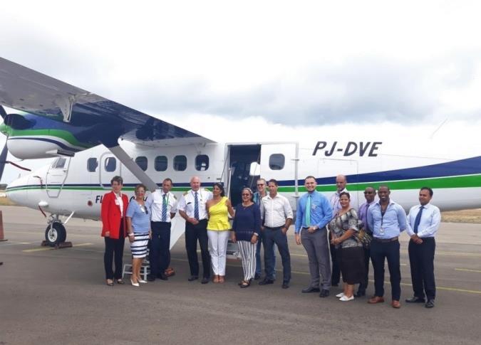 Sjeidy Feliciano officially welcomed and congratulated Divi Divi Air on the new service and thanked them for their business relationship with a token of