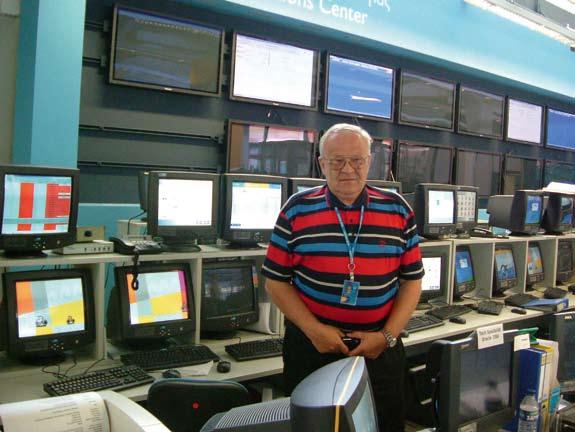 Boris Sakač u Ateni Naredba koja se nije mogla odbiti Odmah je postalo jasno da SRCE, čiji djelatnici tada nisu imali nikakva iskustva u radu s IBM mainframe računalima i IBM softverom, neće moći