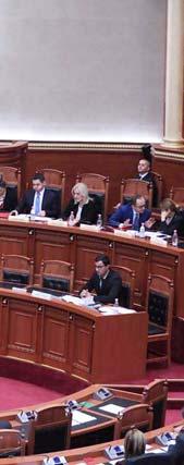 E premte 3 Nëntor 2017 FQJ E RE - 3 KRHSIMI Gjatë debateve në Kuvend, ishkryeministri Berisha e krahasoi kreun aktual të qeverisë, Edi Ramën, me një "strukturë fallike".