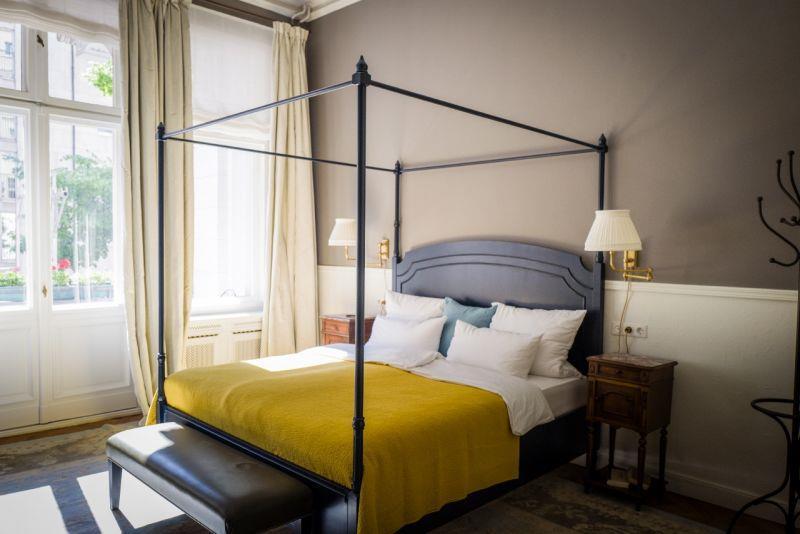 Accommodation Berlin 4 star boutique Hotel Henri Situated directly