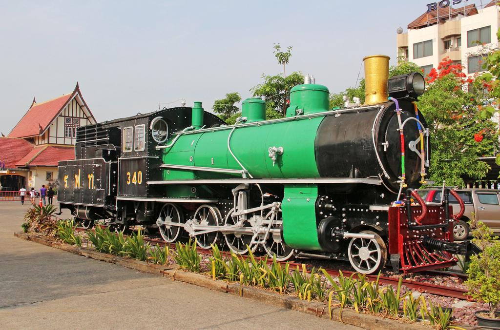 Thais are into decorative paint job for buildings, so why not for locomotives?