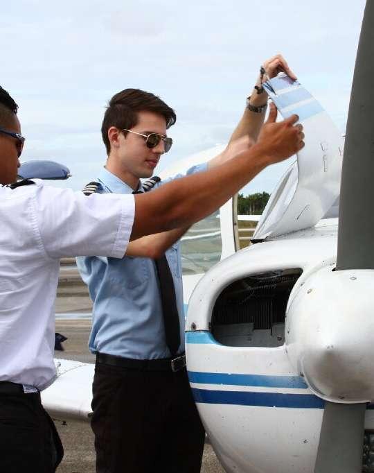 FAA PPL Get your Private Pilot License in Airplanes with Flying Academy!