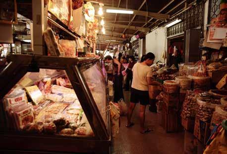 1955), Loy s younger son, shared: Whampoa Market and Food Centre, 2006 The former Rayman Market stood on the site of the current Block 90 of Whampoa Makan Place.