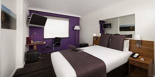 STANDARD ROOM Modern colours and stylish decor complement the standard hotel facilities.