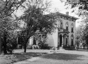 The house served as the allotment office for Genck Realty in 1 907 and then housed the West End Art School for a number of years.