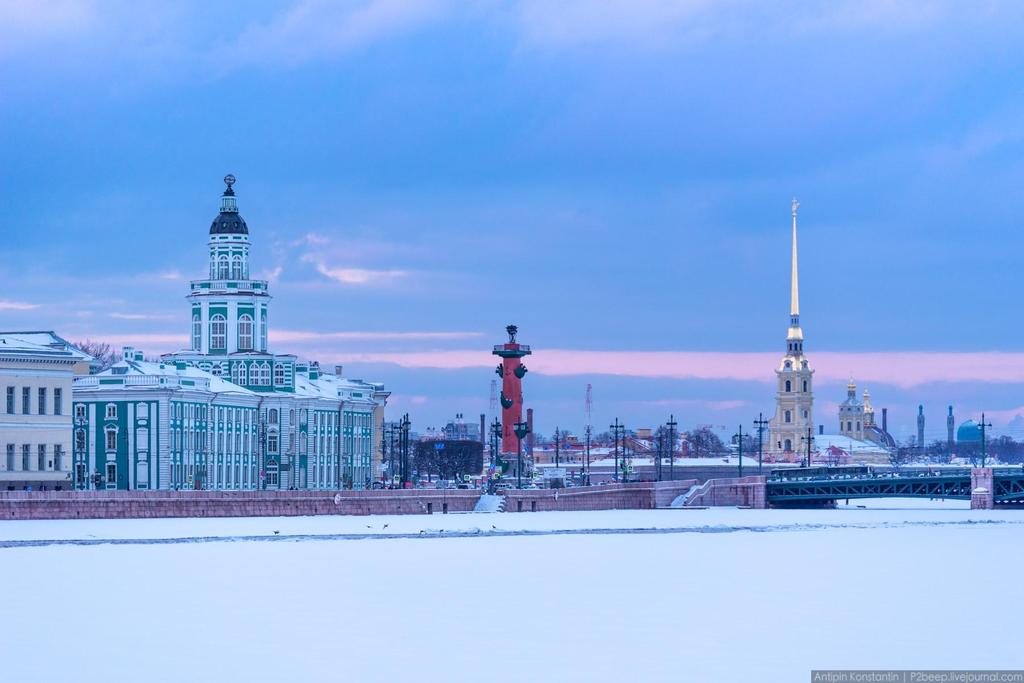 DAY 4: ST PETERSBURG Breakfast Guided Saint Petersburg city tour including Palace