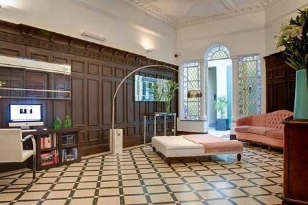 ACCOMMODATION BUENOS AIRES KRISTA HOTEL This boutique hotel is situated in a privileged area, in the bohemian and charming neighbourhood of Palermo, surrounded by very good restaurants and boutiques