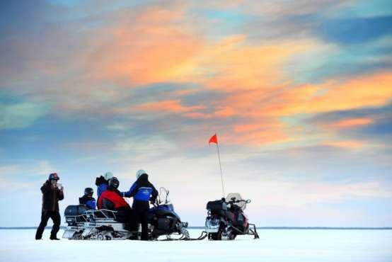 Today do what is simply one of the best snowmobile trips available in Lapland a 4 hour adventure on the frozen seas in the Luleå Archipelago!