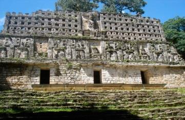 Rocks spectacular due to the surrounding environment. Continue by highway to Palenque. Lodging. Dinner at the hotel.