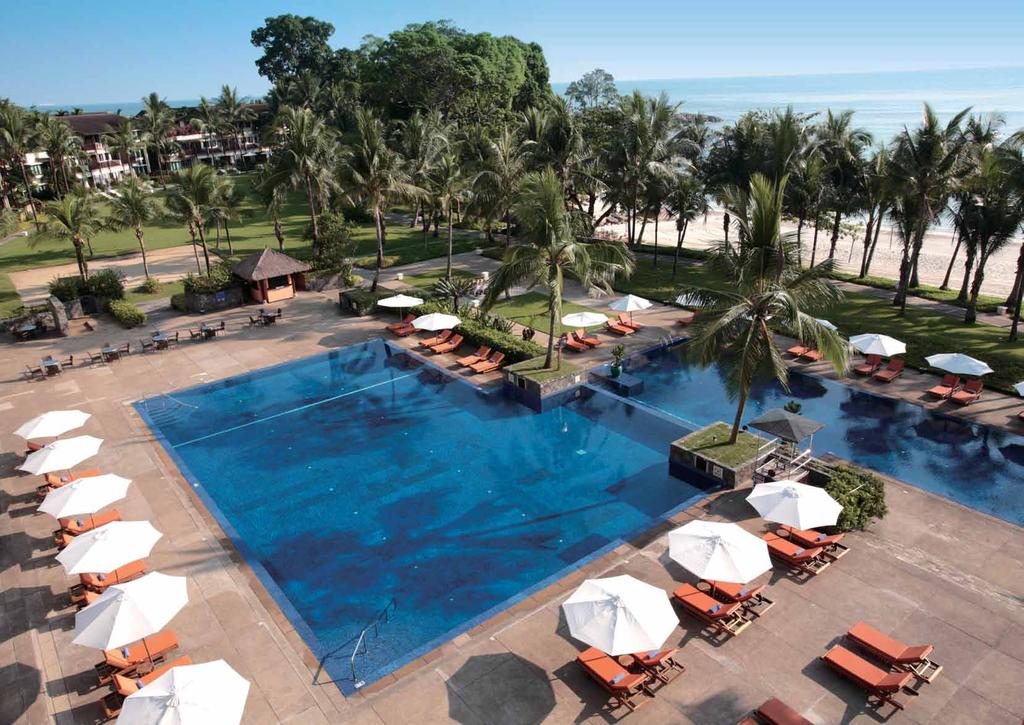 A resort in the heart of a magnificent 1,230 acre tropical park, boasting a 2.