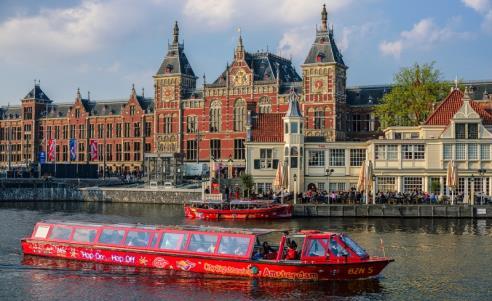 They continue to define the city s landscape and in 2010 Amsterdam s canal ring was recognized as a UNESCO World Heritage site. Afterwards, make your way to the Anne Frank Museum.