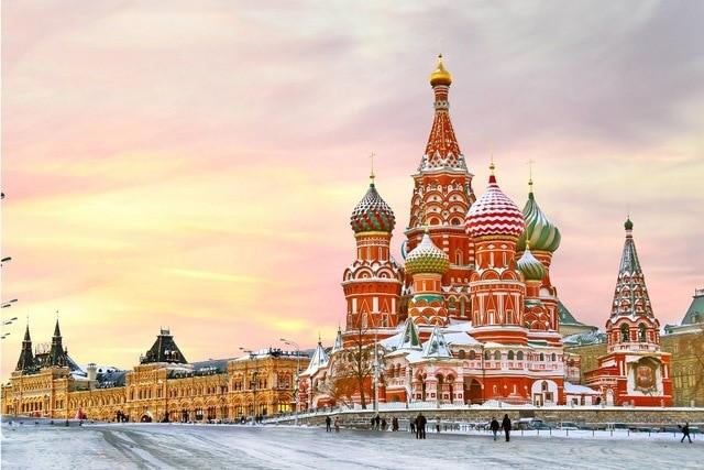 Commencing in St. Petersburg, we visit some of the city s most prominent historical and cultural sites before embarking on this remarkable Arctic adventure on board a luxury train, the Golden Eagle.