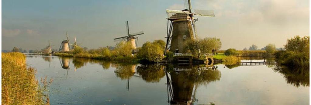 Water and wind In the 17th century, wind was the most important source of energy. Windmills were not only used to pump water out of the polders to keep them dry.