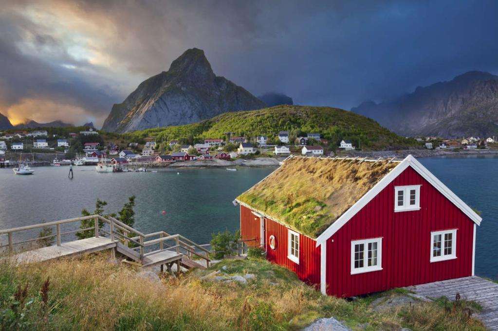 Svinoya is an amalgamation of traditional Rorbuer (fisherman) accommodation, which are all historic buildings protected by Norwegian Heritage.