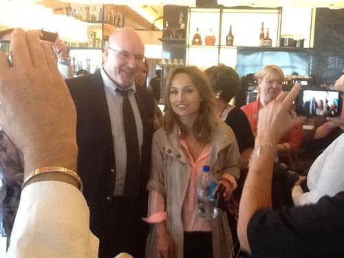 During our site of Giada, we were treated to surprise visit by Giada herself, who posed for pictures with our members.