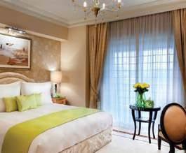 2 Kempinski Nile Hotel Located in Egypt s beautiful capital, Kempinski Nile Hotel offers guests a boutique five-star experience on the banks of the Nile River in the heart of Cairo s Garden City