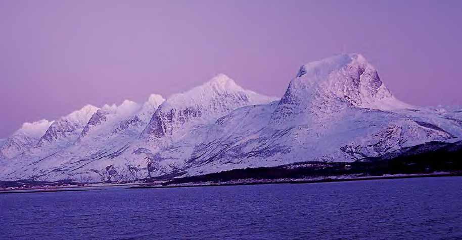 We sail through the spectacular Barents region, Vesterålen, Lofoten, and Helgeland during the day. We promise that Norway s northern shores will leave you speechless.