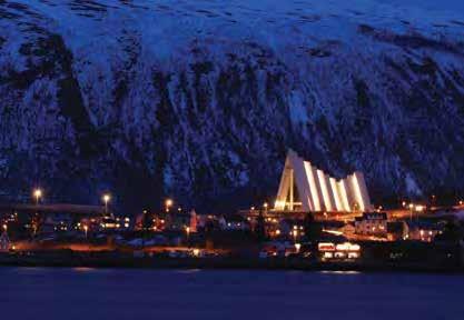 Skjervøy Lyngen Alps Tromsø senja Finnsnes AGURTXANE CONCELLON AXEL MOSLER Midnight sun or northern lights After an exhilarating