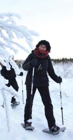 5n SNOWSHOEING IN TROMSØ WHERE: TROMSØ CODE: HR-TOS5N AVAILABLE: DEC 1 MAY 1 DURATION: 3 HRS LEVEL: 4 PRICE: $154 PER PERSON After a short bus ride to the top of
