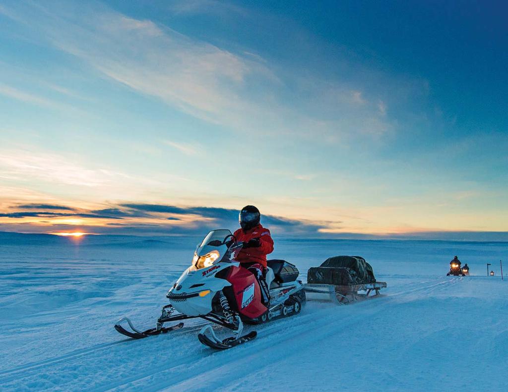 Norway s far east SNOWMOBILE SAFARI ØRJAN BERTELSEN / HURTIGRUTEN The vistas become more dramatic as we approach Kirkenes, which is just a few miles from the Russian
