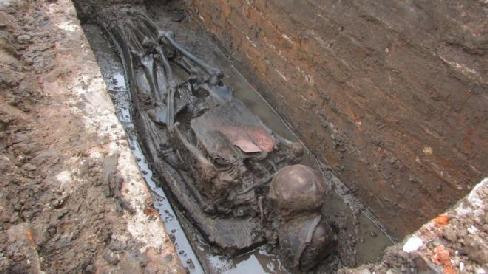 Inside the coffin was something special - the skeleton of a Bronze Age man, known today as the Gristhorpe Man.